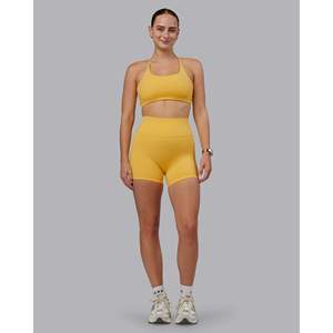 Shorts Ultra High-Rise 4 de Mujer Fusion, Estilo Banana, Color Crema - Product Image 1