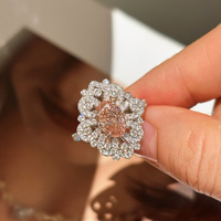 Bague de déclaration de luxe en or 18 carats avec diamant rose de laboratoire taille émeraude et halo floral, certifiée IGI, plaqué or 14 carats, bijoux personnalisés pour soirée