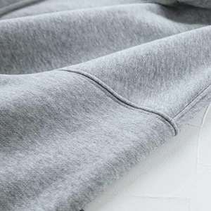 Sweat à capuche à manches longues pour femmes avec cordon de serrage Couleurs unies Logo avant Offre Spéciale vêtements d'hiver avec des gants pour la ville - Product Image 3