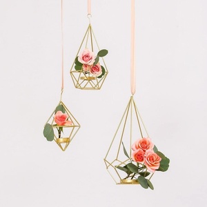 Vela de metal de huracán de color dorado de lujo votiva para Navidad Halloween Pascua y decoración de boda decoración de mesa a precio al por mayor - Product Image 2