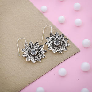 Unique 925 Sterling Silver Blue Topaz Gemstone Vintage Flower Style Dangle Boucles d'oreilles Cadeau Pour Elle Fine Bijoux En Vrac Fournisseur - Product Image 2