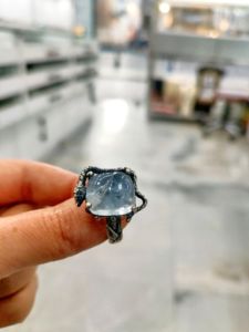 Anillo de Serpiente de Plata de Ley 925 Hecho a Mano, Moderno, con Cuarzo Sintético y Baño de Rodio - Regalo y Fiesta - Product Image 2