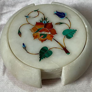 Ensemble de dessous-de-verre en marbre indien incrusté, fabriqué à la main avec de la malachite, du lapis-lazuli et de la nacre, 6 dessous-de-verre et un support - Product Image 1