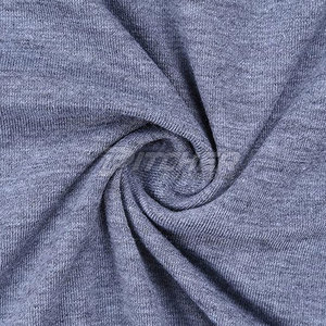 เสื้อกล้ามออกกำลังกายลำลองผู้ชายรุ่นใหม่ปี 2025 สีพื้นแบบกำหนดเอง ผ้าฝ้าย 100% เป็นมิตรกับสิ่งแวดล้อม น้ำหนักเบา แห้งเร็ว ขายส่ง - Product Image 5