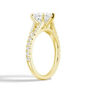 Bague de fiançailles en or 18 carats avec diamant moissanite taille cœur - Product Image 2