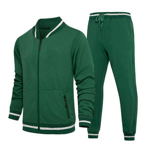 Ensemble de survêtement de course à pied pour homme Tissu respirant haute performance avec rayures réfléchissantes, parfait pour l'entraînement de nuit - Product Image 2