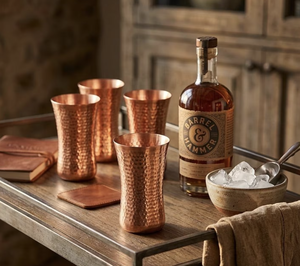 Vaso de Cobre Portátil Ecológico Hecho a Mano por Divris con Diseño Martillado Vintage - Product Image 2