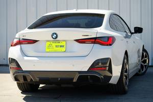 BMW i4 eDrive40 4 portes berline, modèle 2022, en excellent état - Product Image 2