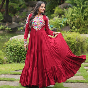 Vestido Anarkali de trabajo de rayón pesado Gamthi de último diseñador de FabZone - Product Image 1