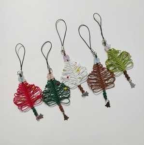 Porte-clés en corde d'arbre de Noël, ornement en macramé fait à la main, charme de sac de vacances mignon, accessoire cadeau d'hiver - Product Image 6