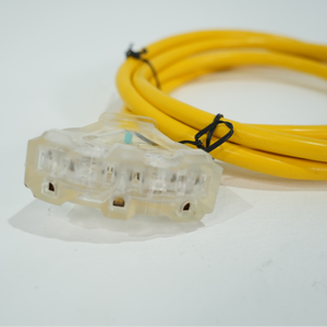 Cable de Extensión para Exteriores de Alta Resistencia de 50 pies con Enchufe de Seguridad Amarillo, Resistente a la Intemperie, Cable de Alimentación de 15A NEMA de 3 Puntas con Botón de Reinicio/Prueba - Product Image 1