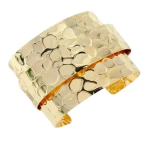 Verstellbares Hammered Cuff Wrap Armband für Frauen Neuankömmling Hand gefertigt Zinn Gold Messing vergoldet Trendy Schmuck Design in Indien
