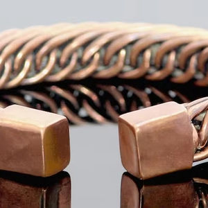 Brazalete ancho de diseñador floral de latón puro 100% hecho a mano, brazalete ajustable, Regalo para mamá - Product Image 1