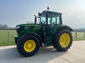 Tractor de granja original de 4x4 ruedas John Deere 310J en Austria - Product Image 2