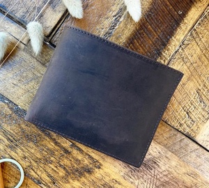 LW-0223หนังแท้ผู้ชายที่เก็บบัตรแบบพับสองพับสไตล์วินเทจทรงบางเปิดโลโก้แบบเรียบง่ายออกแบบได้ตามต้องการ - Product Image 4