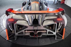 Offre exceptionnelle : R e v o l u t i o n   A  1   S C 5  00 d'occasion 2022, propre et prêt à être expédié - Product Image 2