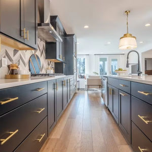 Armoires de cuisine de style moderne européen 2025, ultra-vente, en MDF massif, finition laquée, résistantes à l'eau, écologiques, nouveau style - Product Image 1