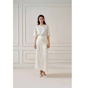 Jupes élégantes pour femmes LIIA SILK-BLEND MIDI WRAP JUPE Twist-Front Mison Satin Vêtements pour femmes à la mode du Vietnam - Product Image 3