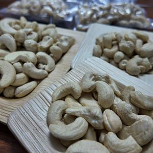 Noix de cajou de qualité supérieure, W240, biologiques, fraîches, 100% naturelles, provenant d'Afrique, emballées sous vide pour les marchés alimentaires mondiaux - Product Image 4