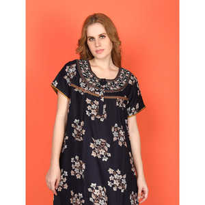 Camisón Evolve Alpine Casual de Longitud Completa con Bolsillo Lateral y Bordado en el Escote, Tejido Suave de Spandex, Cintura Elástica, ODM - Product Image 4