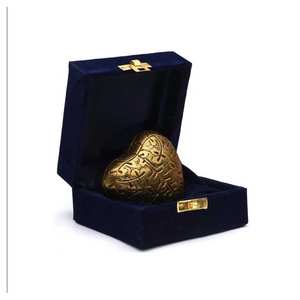 Urna de cremación de latón indio de alta calidad, suministros funerarios, exportador de urnas conmemorativas hechas a mano - Product Image 6