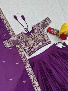 Lehenga étnico de tela de seda chinon ligera, fácil de llevar, con bordado elaborado, estampado digital y un toque de lujo / Plus Color - Product Image 2
