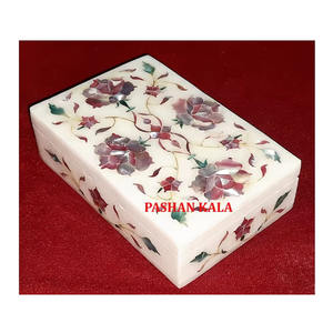 Boîte à bijoux rectangulaire en marbre blanc avec incrustation de nacre, design floral fait main avec surface brillante, utilisée pour les cadeaux d'affaires - Product Image 1