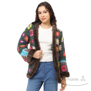 Cardigan fatto a mano in pelliccia sintetica uncinetto Boho da donna con capispalla in maglia sostenibile con Cardigan di lana da donna Patchwork - Product Image 4