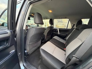 Toyota 4Runner SR5 4x4 4DR SUV 2021 ASEQUIBLE con Transmisión Automática y Asientos de Cuero - Product Image 4