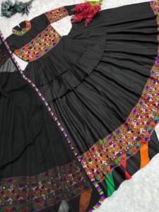 Navratri spécial pur coton magique numérique imprimé et vrai miroir travail à la main Gamthi brodé Lehenga et Kediya avec Dupatta - Product Image 3