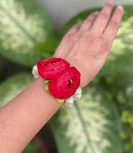 Flor artificial nupcial Gajra Rose y pulseras nikha con cuentas ramillete de mano para Haldi Mehndi y Sangeet Favors - Product Image 5