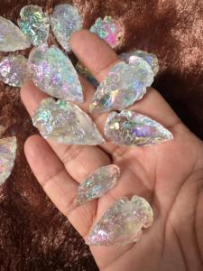 Vente en gros de pointes de flèches en cristal de quartz Aura pointes de cristal recouvertes d'arc-en-ciel pour la guérison et l'artisanat décoratif en pierre - Product Image 5