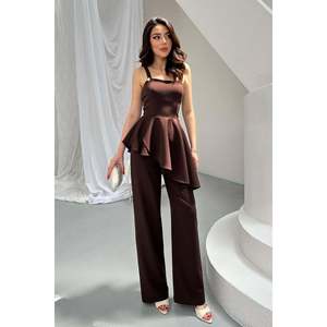 Conjunto de Blusa con Volantes y Pantalones Marrones - Marrón - Product Image 1