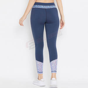 Leggings con textura de cintura alta y elástica para mujer Buttery Soft Estilo de cintura media con efecto de elevación y tela lista para el gimnasio - Product Image 2
