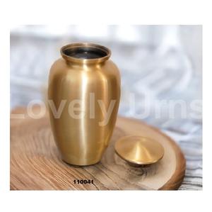 โกศใส่เถ้าโลหะสีทองพร้อมถุงกำมะหยี่ปลอดเศษเถ้ากระดูกโกศทองทองเหลือง - Product Image 1