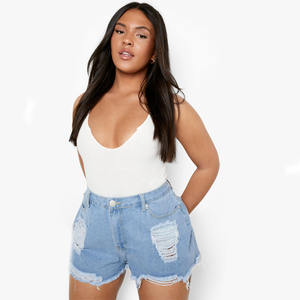 Short en jean bleu lavé à la pierre pour femmes le plus élégant ourlet court déchiré avec braguette à boutons et poches latérales respirant à vendre - Product Image 5