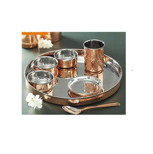 Ensemble de Thali en cuivre pur de forme ronde et carrée martelée vaisselle à motif de fruits ustensiles de cuisine populaires - Product Image 5