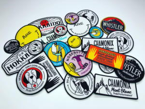 Écusson tissé damassé recyclé personnalisé de haute qualité Écusson de broderie de vêtements haute densité Étiquette de patch de conception de logo moderne - Product Image 3