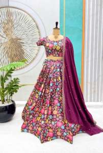 Ensemble de Lehenga Choli en Chanderi à motifs floraux exquis, polyester et viscose avec imprimé complexe et dupatta pour l'été - Product Image 5