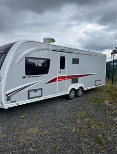Caravane de sport Sterling Eccles avec suspension indépendante et lit superposé fixe pour 4 personnes en camping - Product Image 6