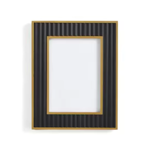 Cadre photo en métal fabriqué à la main pour la décoration de la maison et du bureau Merveilleux mélange d'élégance et de durabilité - Product Image 5