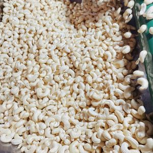 Trusted Factory Vietnam Cashew <b>Nuts</b> Cashew <b>Nuts</b> Raw Wholesale Cashew <b>Nuts</b> Customized Packing - Product Image 1