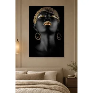 Portrait de femme noire Fida avec des lèvres dorées, impression sur toile - Product Image 4