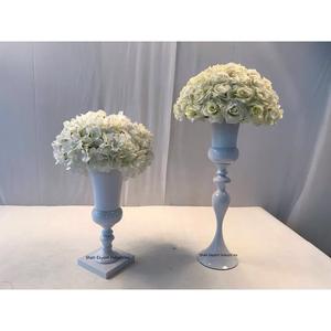 Classic <b>White</b> & <b>Gold</b> Metal Flower <b>Vase</b> Handmade Design for Home Living Room Wedding Tabletop Decoration - Product Image 4