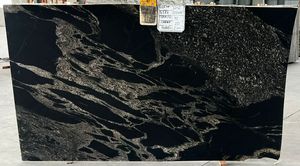 แผ่นหินแกรนิตขัดเงาสีดำลายคลื่นทันสมัย พร้อมลายคลื่นหรูหราสำหรับใช้เป็นเคาน์เตอร์ในอพาร์ตเมนต์ - Product Image 6