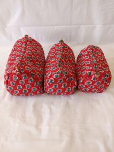 Pochette de maquillage vintage en coton matelassé imprimé à la main en Inde avec motif floral pour femmes avec fermeture à glissière pour les voyages pour les sacs - Product Image 2