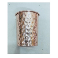 Tasse d'eau en métal avec émail imprimé pour la maison et l'hôtel à moindre coût conception de fleurs tasse ronde en cuivre pour le prix de gros