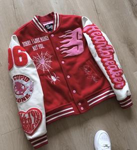 เสื้อแจ็คเก็ตวาร์ซิตี้ผ้าขนสัตว์หนาสำหรับผู้ชาย แบบกำหนดเอง พร้อมลายปักและแขนเสื้อสไตล์หนัง - Product Image 3