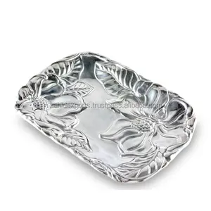 Plateau multifonctionnel en laiton moderne fait à la main pour la décoration du salon, élégant et luxueux, rond, pour servir lors d'événements, fabriqué par Zahid Exports - Product Image 5