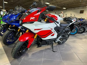 Excellente performance, nouvelle moto sportive YZF-R3 à vendre avec GARANTIE - Product Image 4